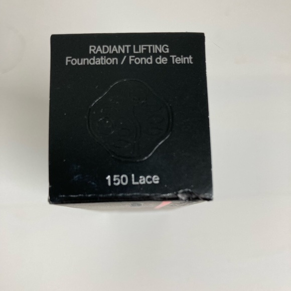 Shiseido Synchro Skin Foundation - Picture 2 of 2